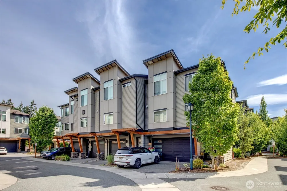 19225 Damson Road #D2 Lynnwood, WA 98036