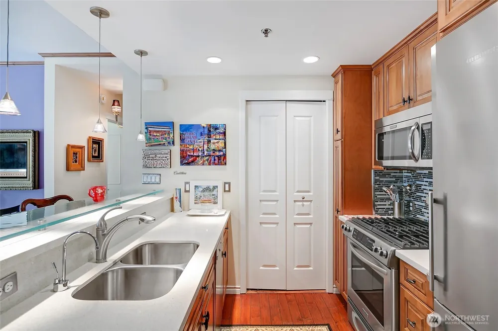 2801 1st Avenue #208 Seattle, WA 98121