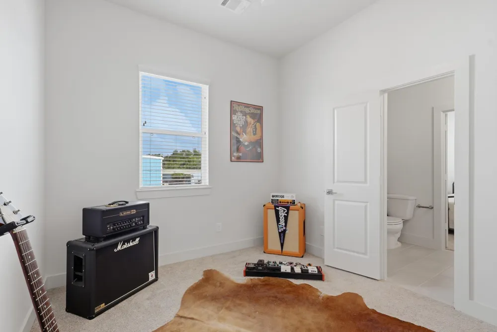 5264 Texas Street Houston, TX 77011