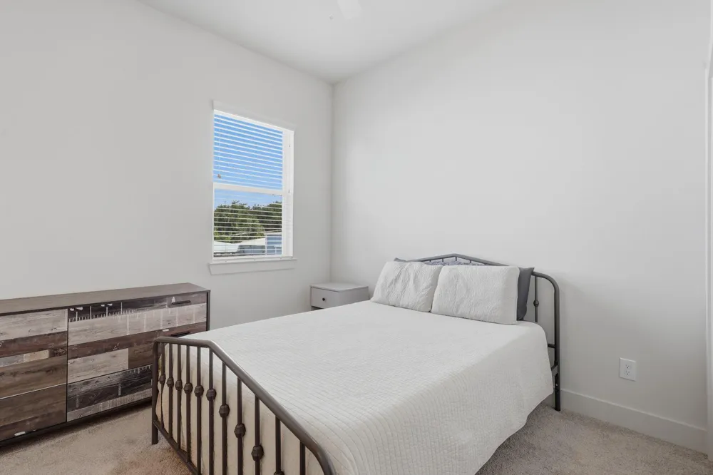 5264 Texas Street Houston, TX 77011