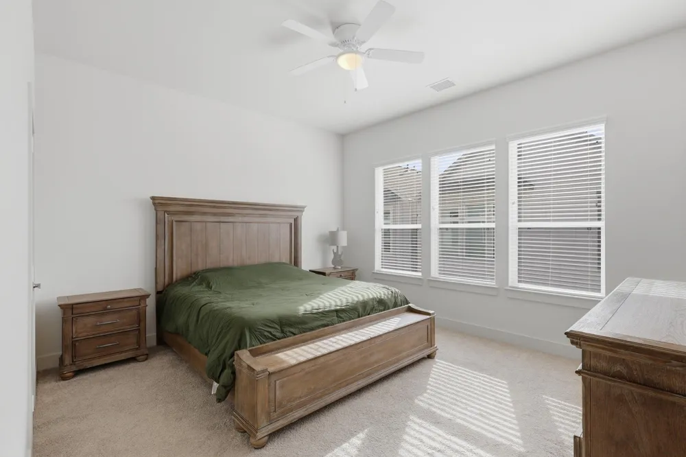 5264 Texas Street Houston, TX 77011