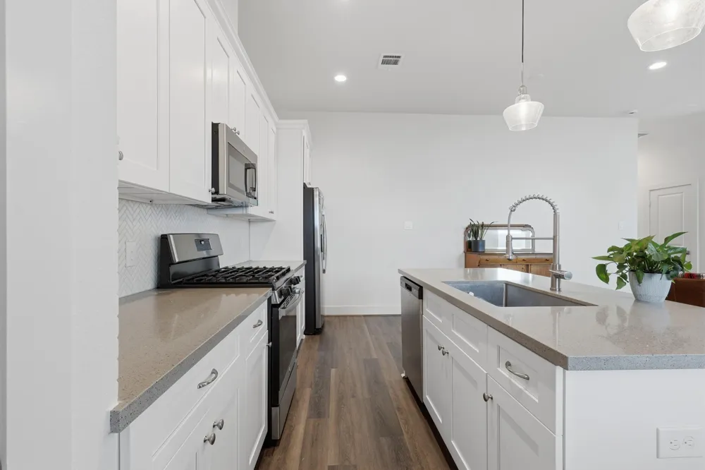 5264 Texas Street Houston, TX 77011