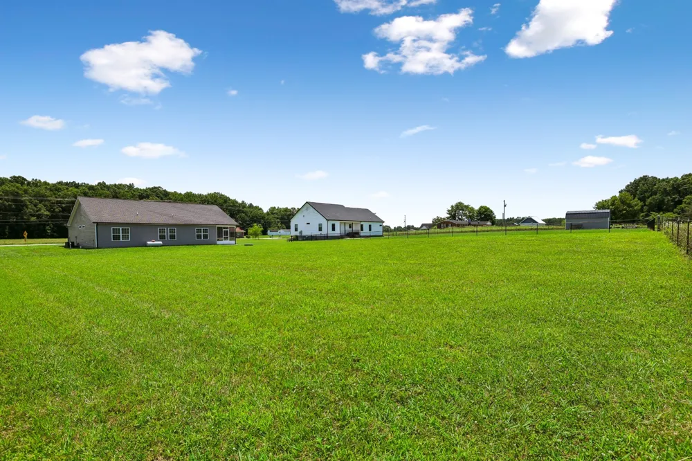 731 N Main St Morrison, TN 37357