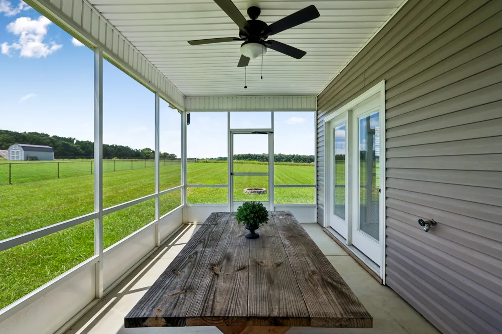 731 N Main St Morrison, TN 37357