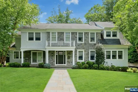 20 Sylvan Way