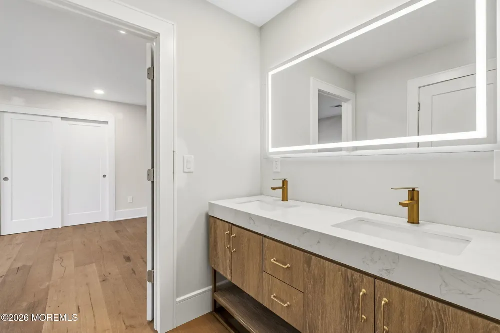 11 Hobart Street Marlboro, NJ 07746