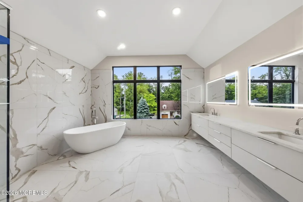 11 Hobart Street Marlboro, NJ 07746