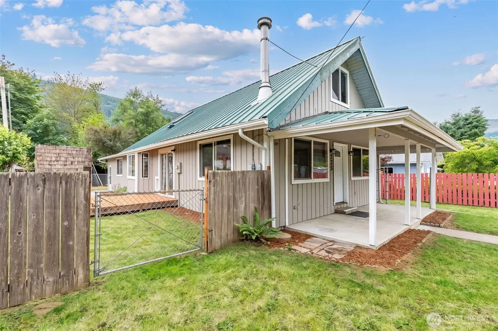 725 W Main Avenue Morton, WA 98356