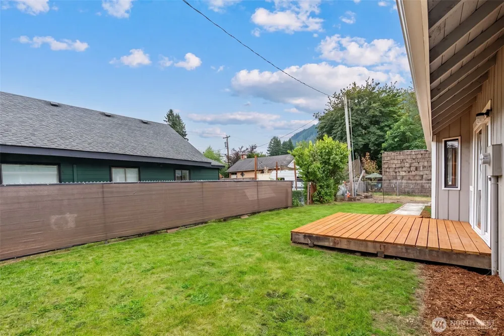 725 W Main Avenue Morton, WA 98356