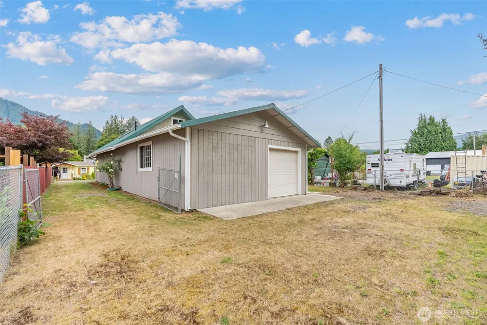 725 W Main Avenue Morton, WA 98356