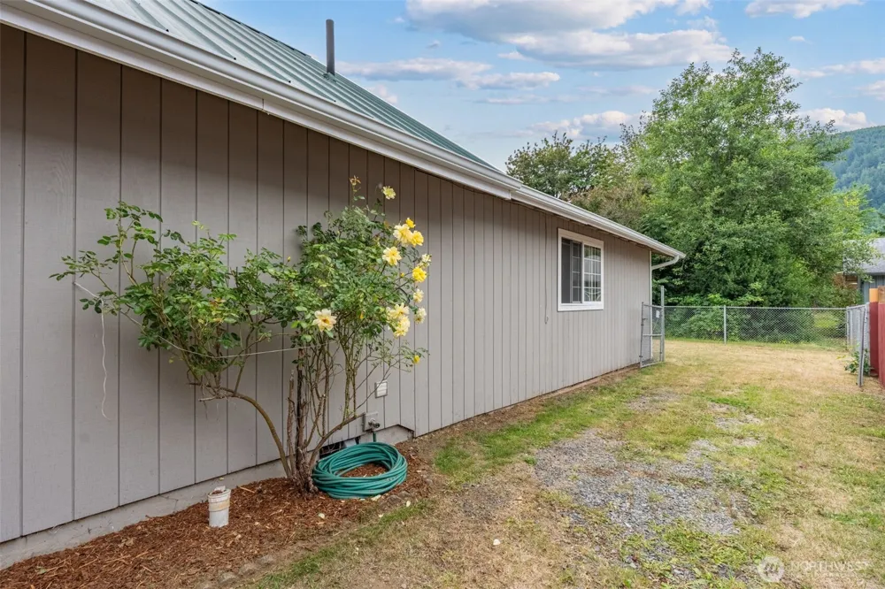 725 W Main Avenue Morton, WA 98356