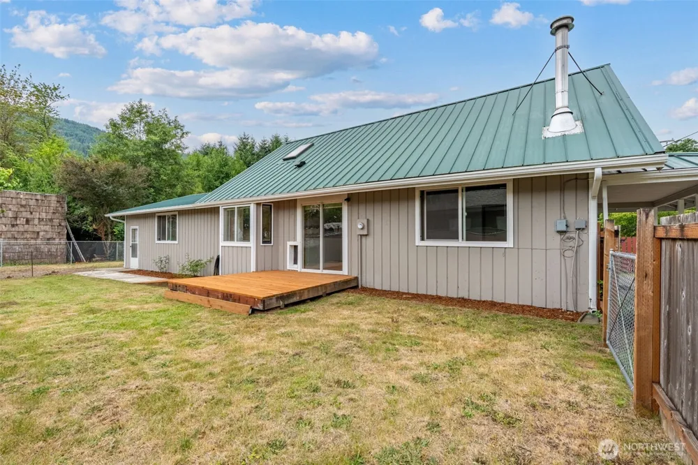 725 W Main Avenue Morton, WA 98356
