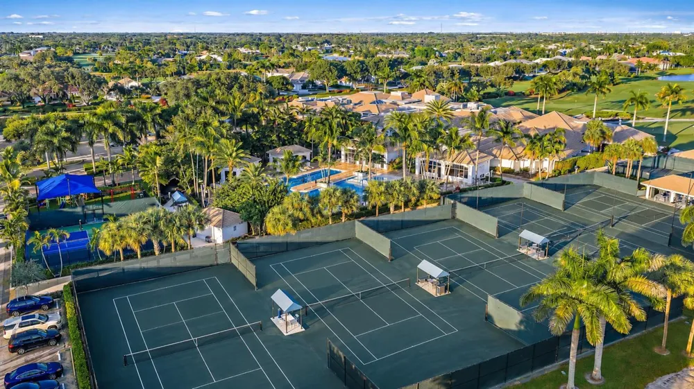 4752 BOCAIRE BOULEVARD Boca Raton, FL 33487