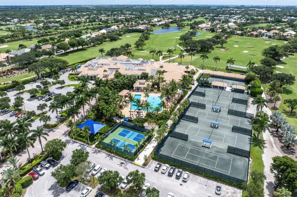 4752 BOCAIRE BOULEVARD Boca Raton, FL 33487