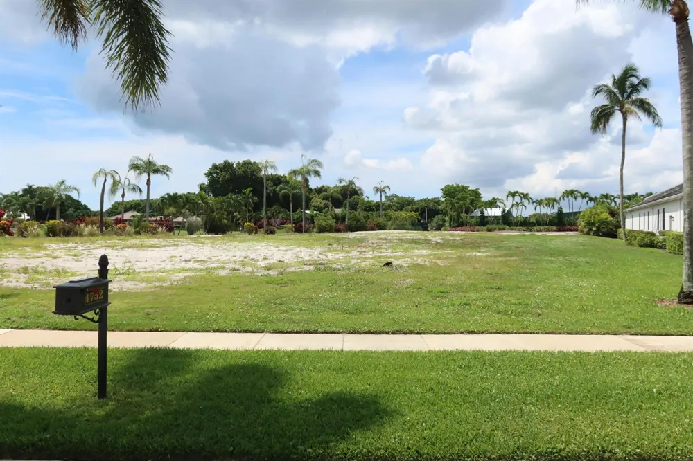 4752 BOCAIRE BOULEVARD Boca Raton, FL 33487