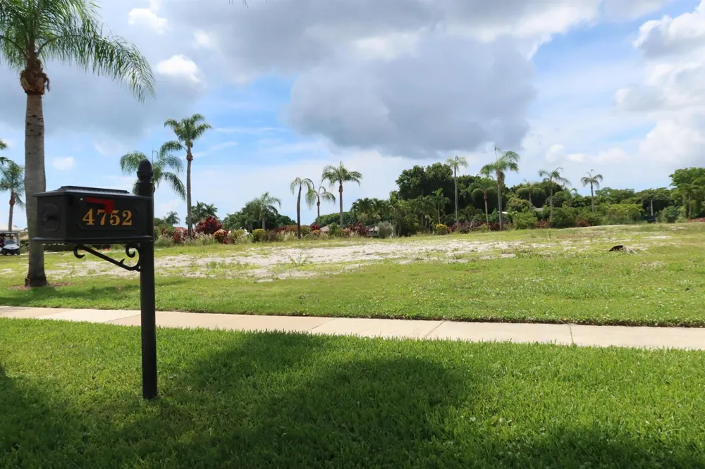 4752 BOCAIRE BOULEVARD Boca Raton, FL 33487