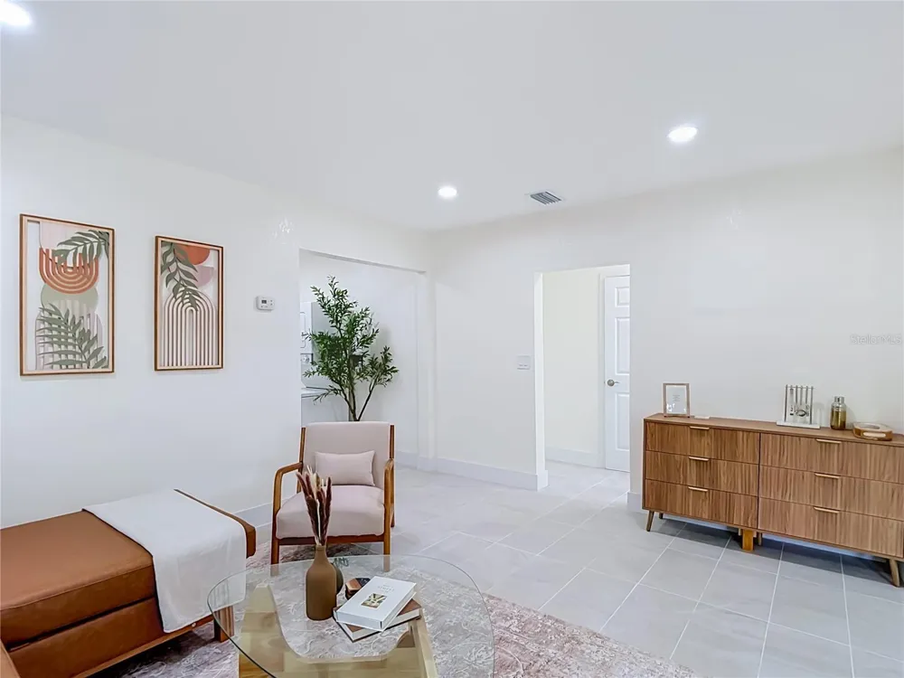 8010 13TH STREET Tampa, FL 33604