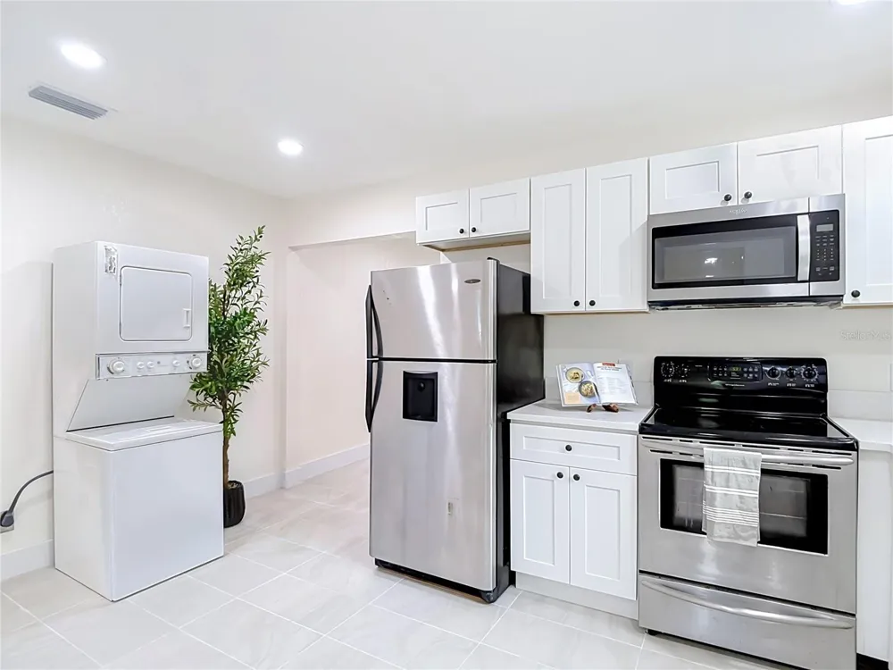 8010 13TH STREET Tampa, FL 33604