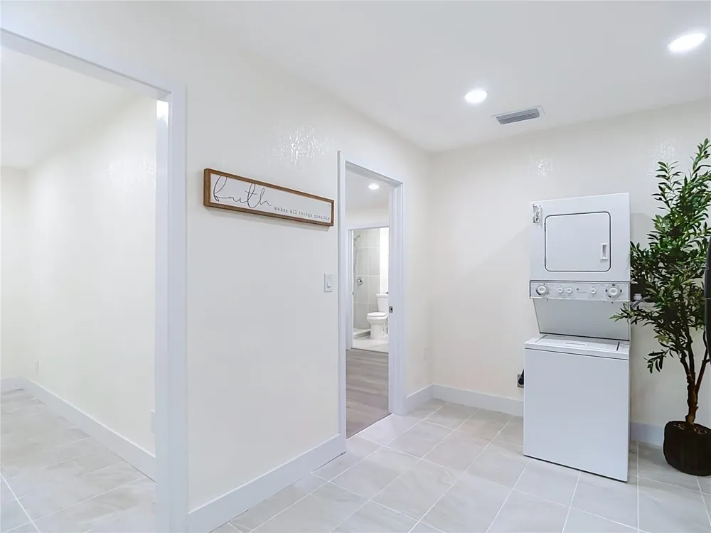8010 13TH STREET Tampa, FL 33604