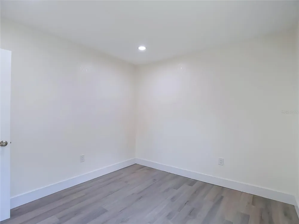 8010 13TH STREET Tampa, FL 33604