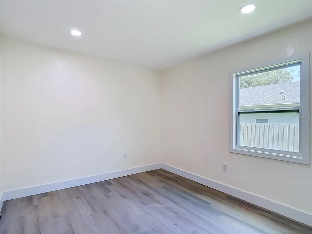 8010 13TH STREET Tampa, FL 33604