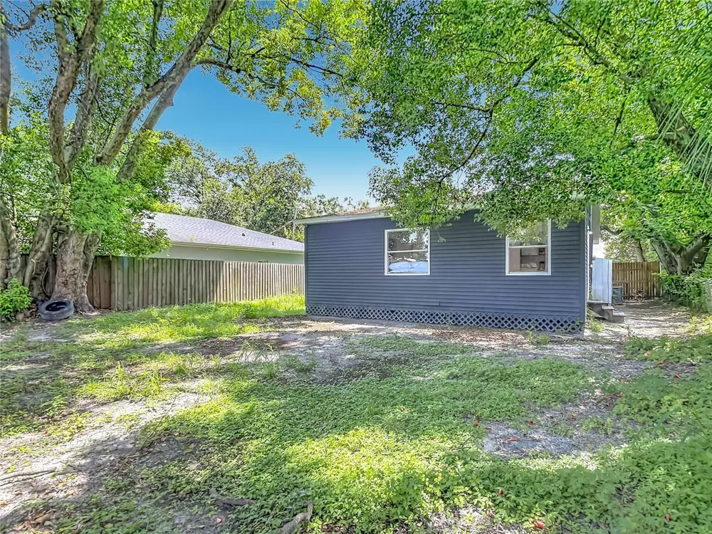 8010 13TH STREET Tampa, FL 33604