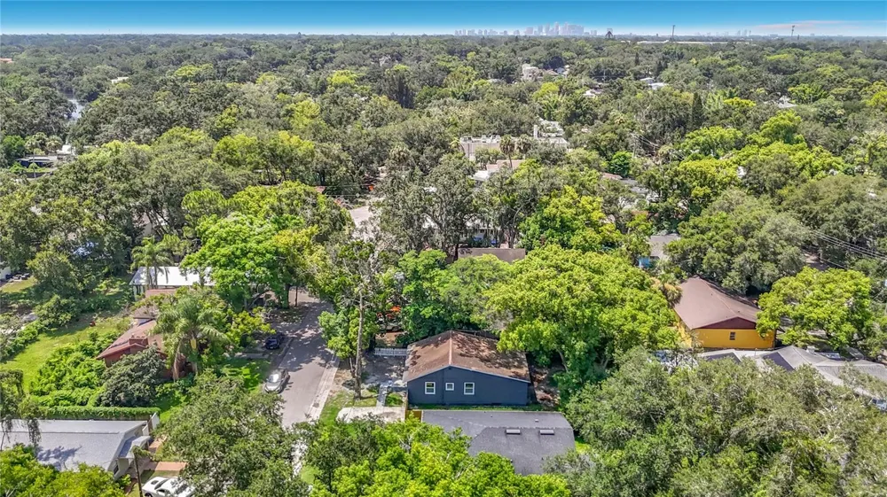 8010 13TH STREET Tampa, FL 33604