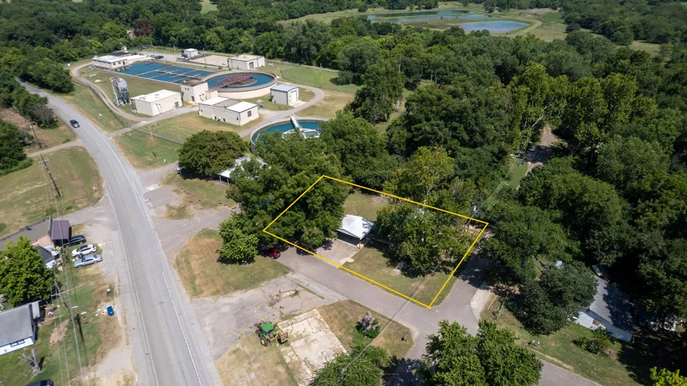 210 Main Caddo, OK 74729