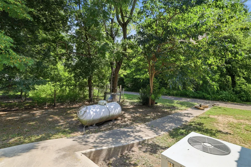 210 Main Caddo, OK 74729