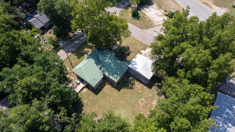 210 Main Caddo, OK 74729