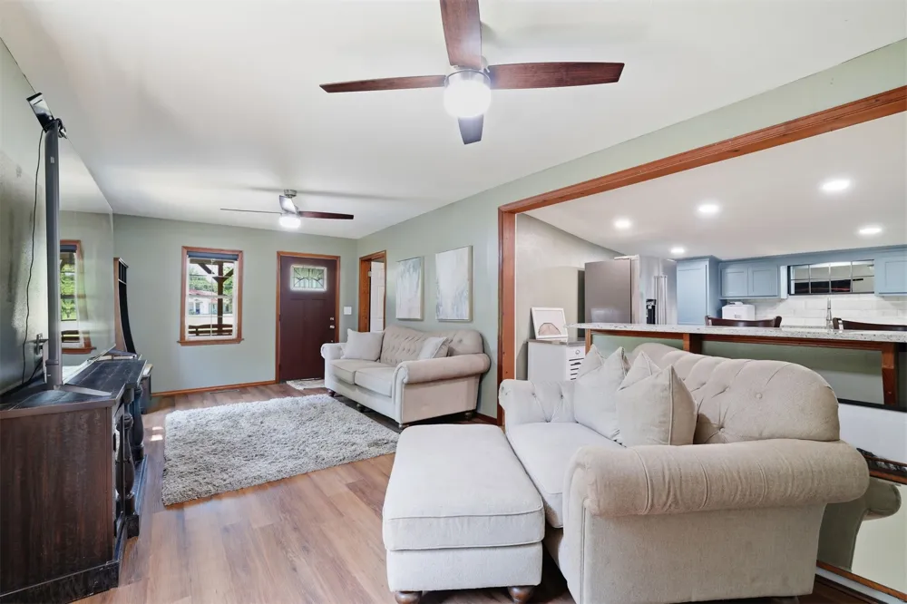 210 Main Caddo, OK 74729