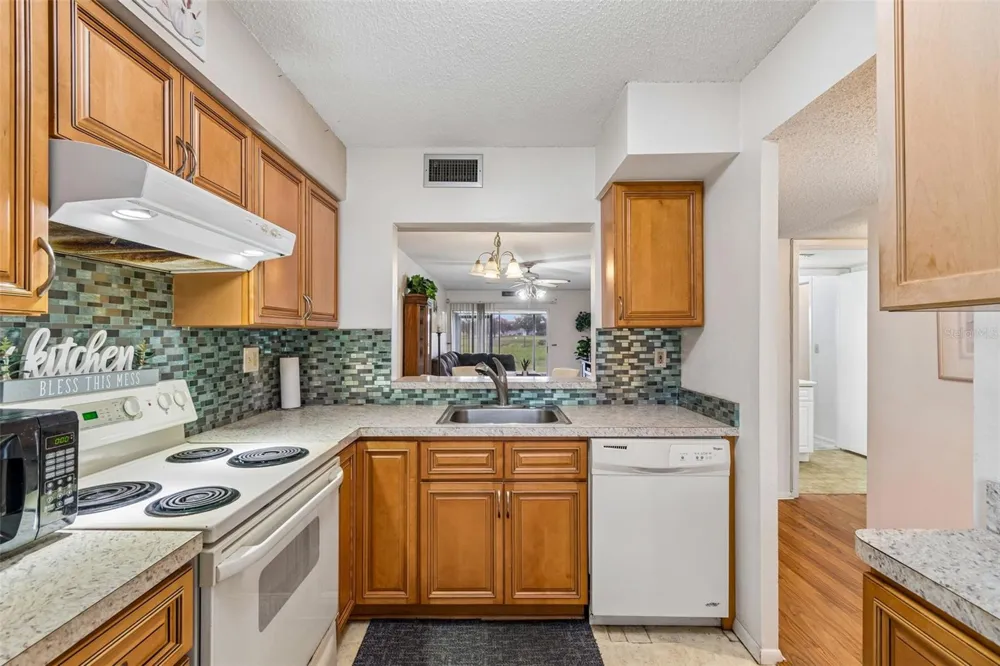 11110 CARRIAGE HILL DRIVE #5 Port Richey, FL 34668