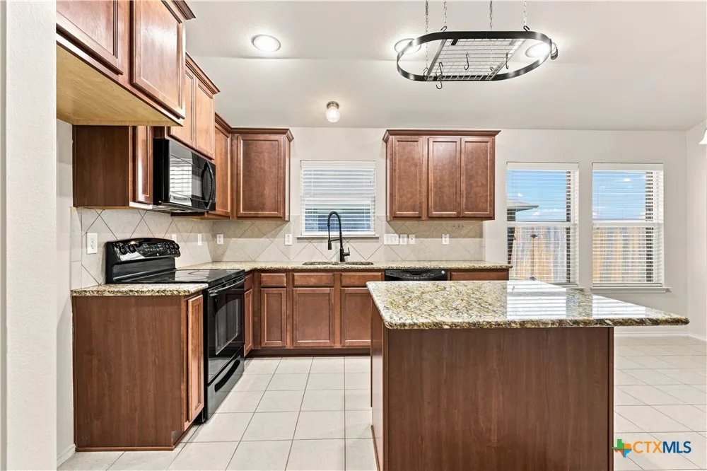 6541 Serena Lane Woodway, TX 76712