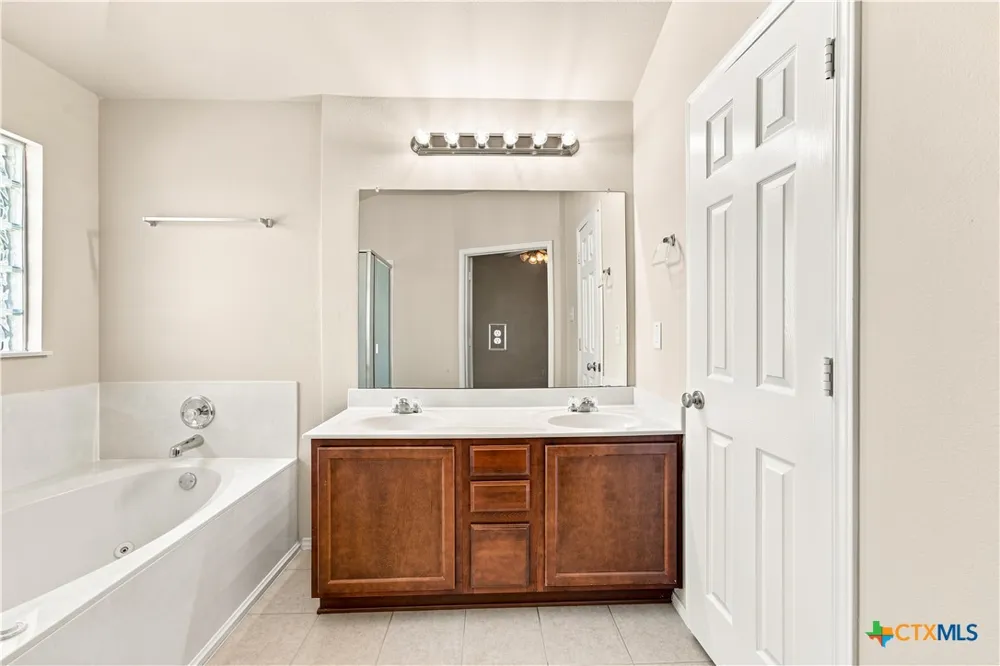 6541 Serena Lane Woodway, TX 76712