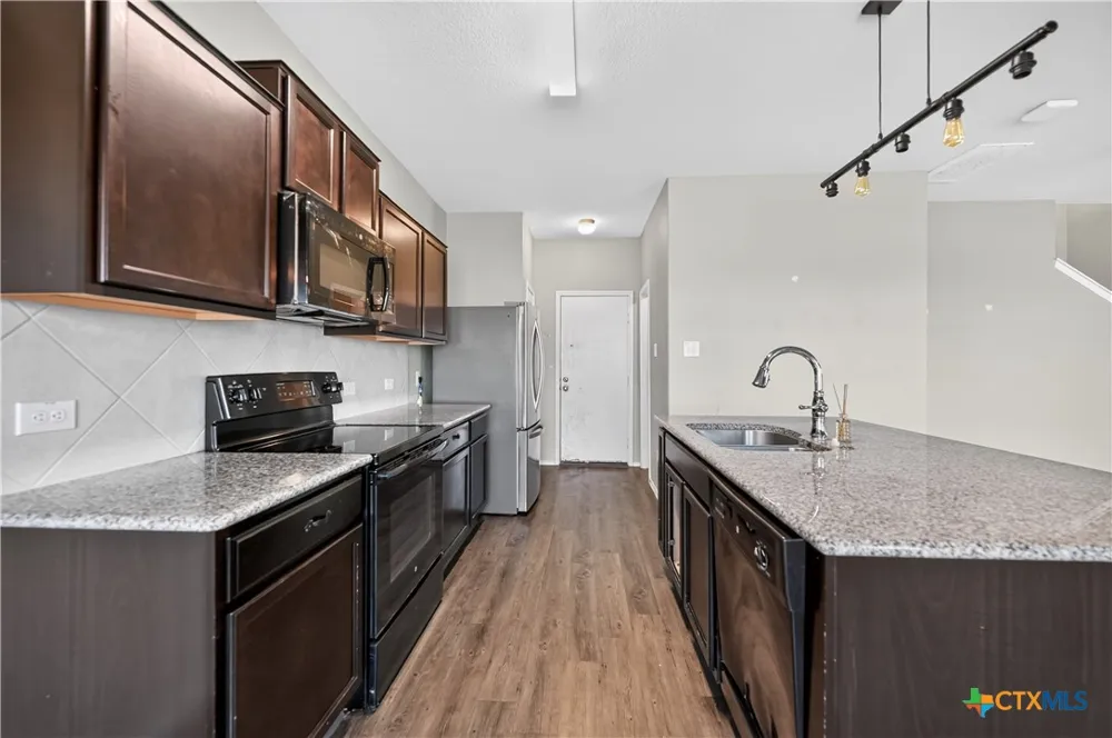 456 Major Lee Lane Jarrell, TX 76537