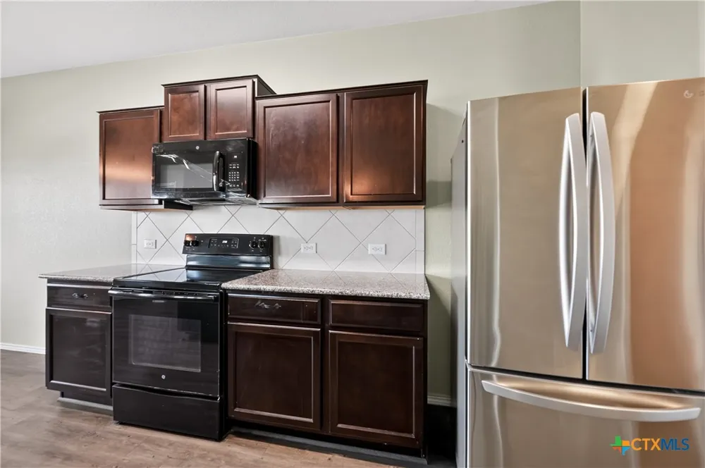 456 Major Lee Lane Jarrell, TX 76537