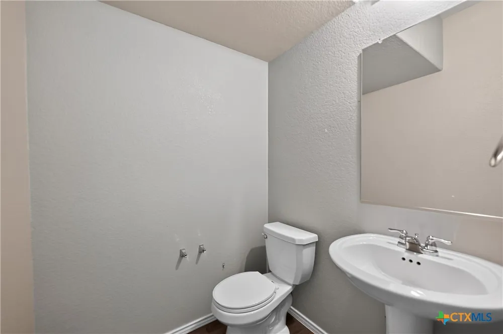 456 Major Lee Lane Jarrell, TX 76537