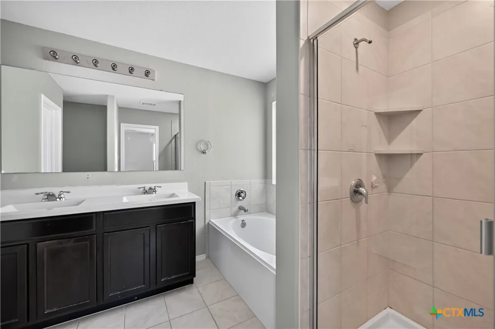 456 Major Lee Lane Jarrell, TX 76537