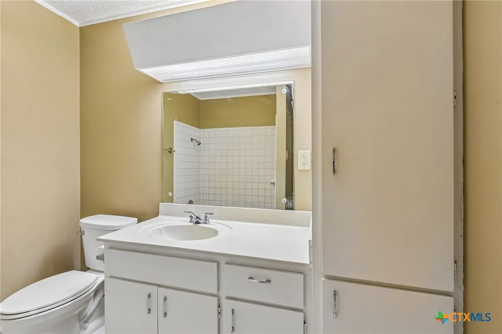 1641 Driftwood Drive Seguin, TX 78155