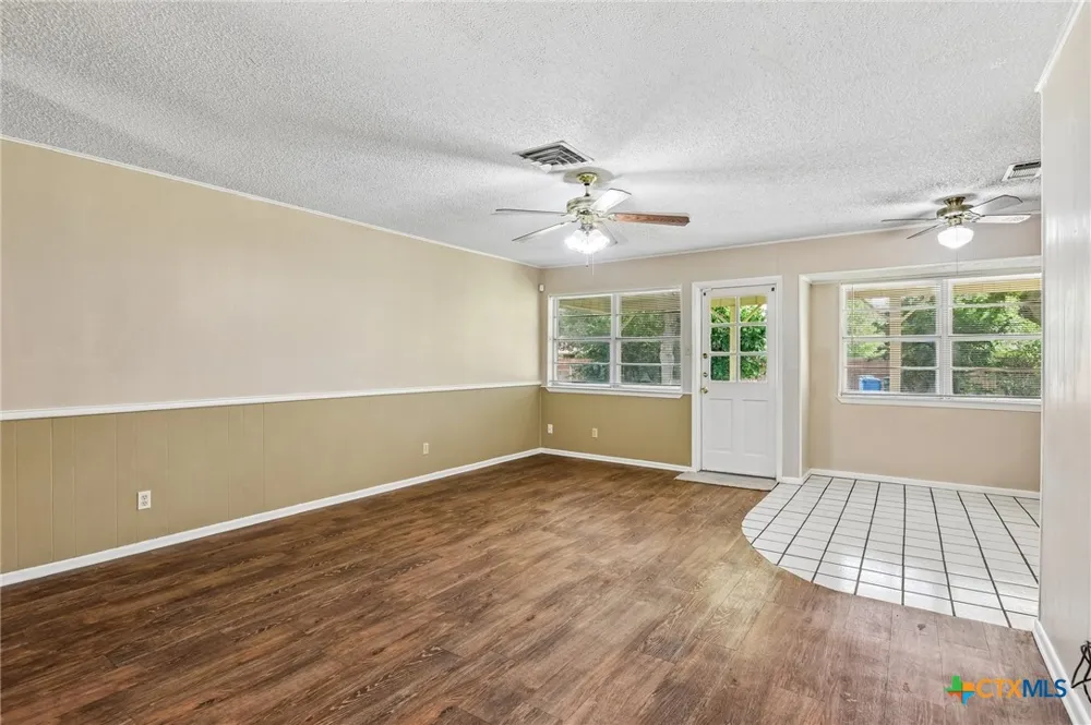 1641 Driftwood Drive Seguin, TX 78155