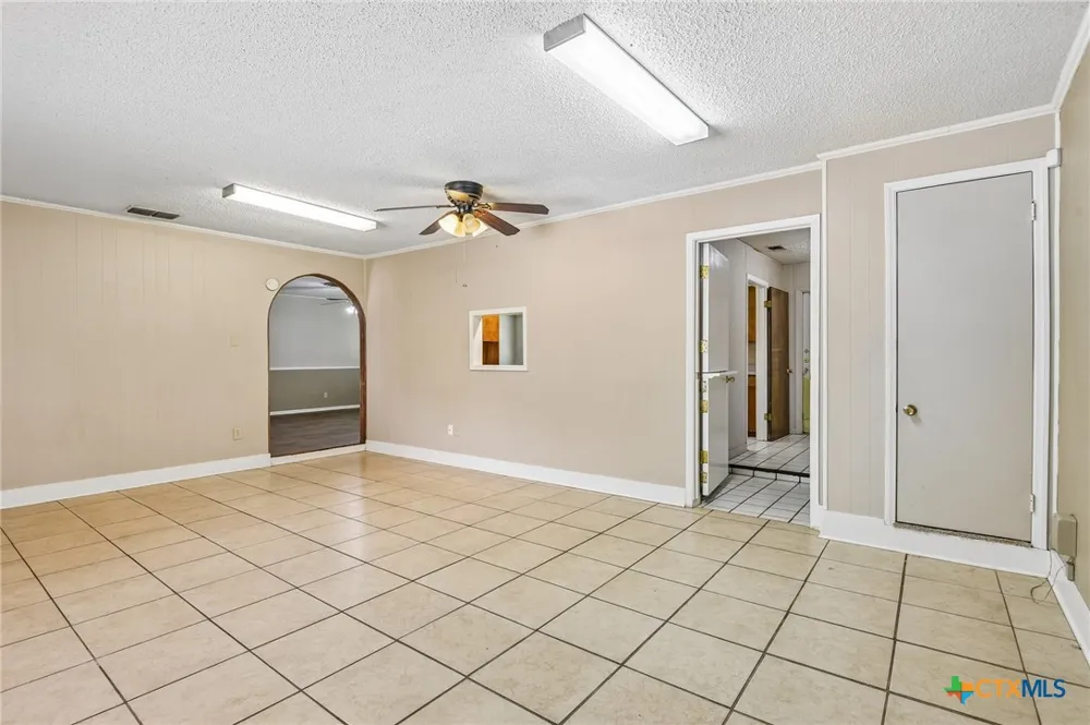1641 Driftwood Drive Seguin, TX 78155