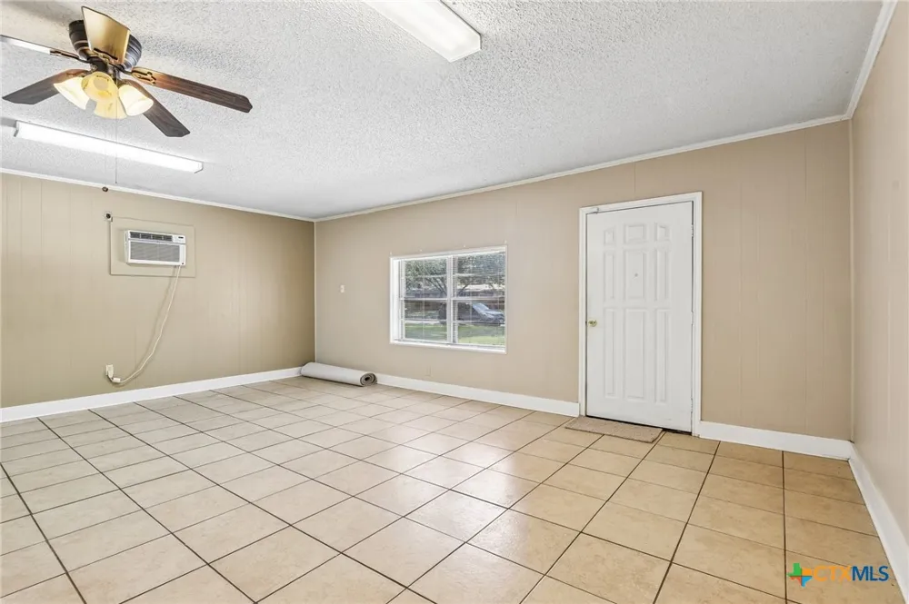 1641 Driftwood Drive Seguin, TX 78155