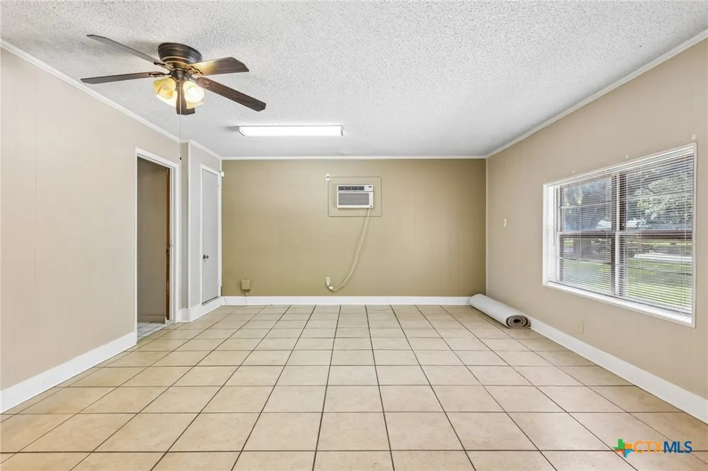 1641 Driftwood Drive Seguin, TX 78155