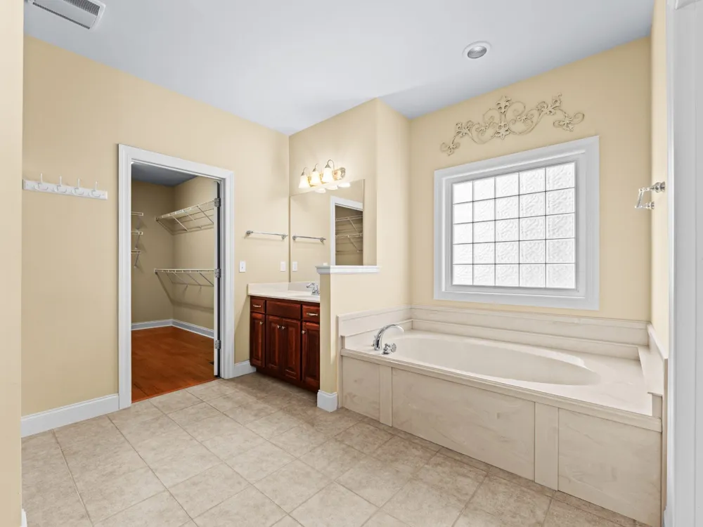 142 Heritage Cir Manchester, TN 37355