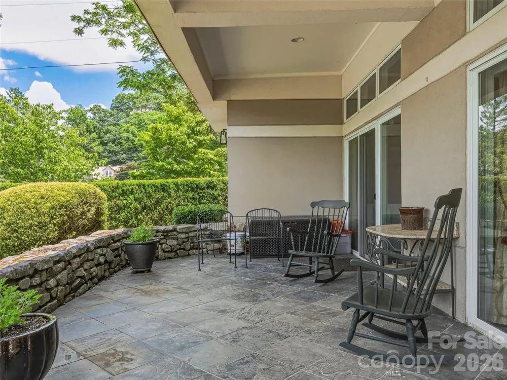 30 Dover Street Asheville, NC 28804