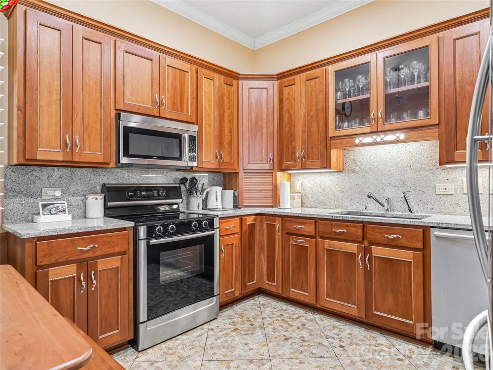 30 Dover Street Asheville, NC 28804