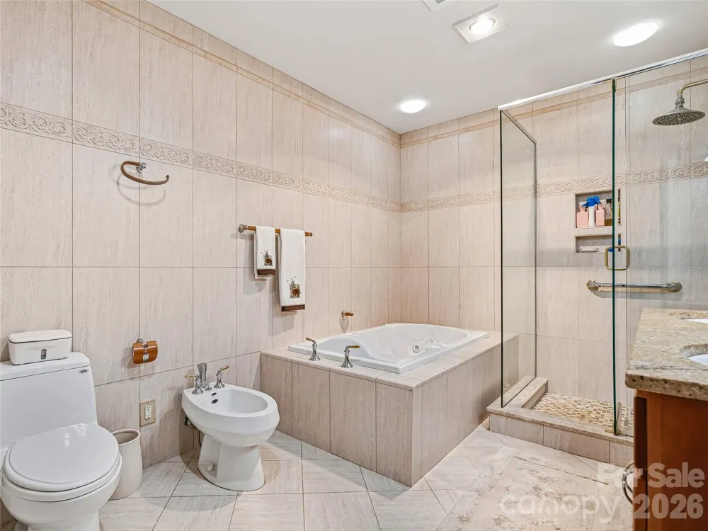 30 Dover Street Asheville, NC 28804