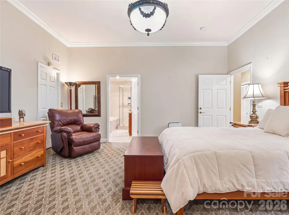 30 Dover Street Asheville, NC 28804