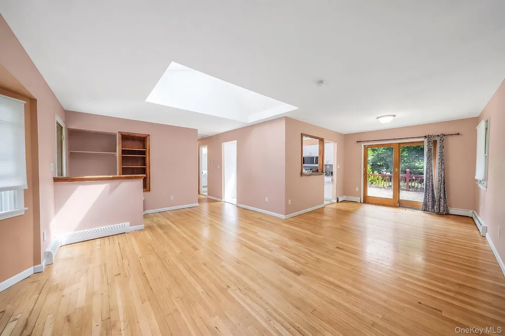 11 Radio Avenue Miller Place, NY 11764