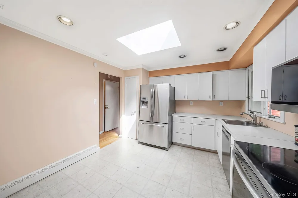 11 Radio Avenue Miller Place, NY 11764